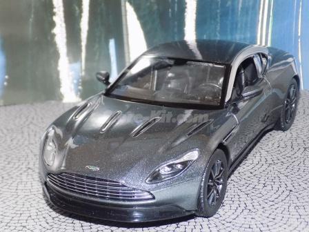 Aston Martin DB-11 cinza