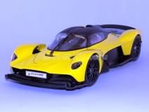 Aston Martin Valkyre 2022 Amarelo