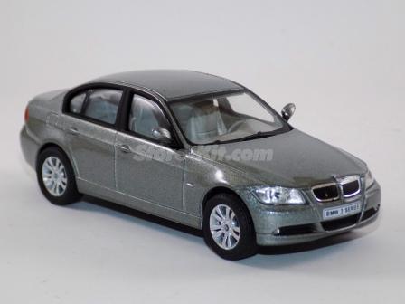 BMW 330 serie 3 cinza