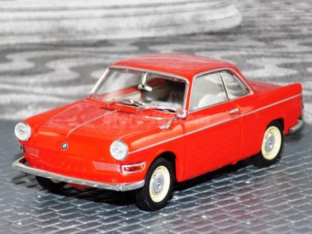 BMW 700 Coupé 1960 vermelho