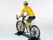 Ciclista camisola amarela 