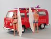 Diorama Volkswagen T-2 + Surfistas Greg e Casey