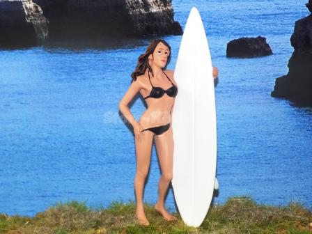 Figura Surfista Casey com prancha