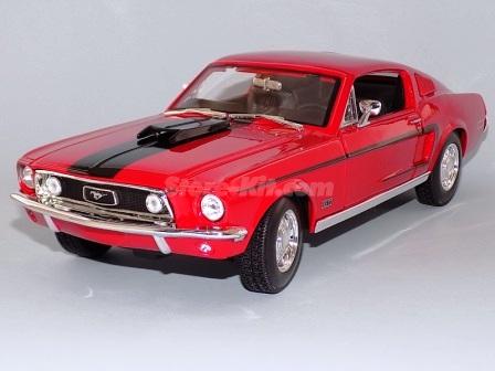Ford Mustang vermelho GT Cobra 1968
