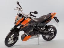 KTM 690 Duke preta/cinza