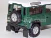 Land Rover Defender verde curto