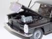 Mercedes-Benz 220D Preto