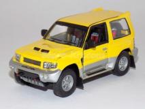 Mitsubishi Pajero  amarelo