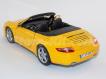 Porsche 911 Carrera S Cabriolet amarelo