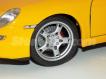 Porsche 911 Carrera S Cabriolet amarelo