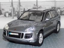 Porsche Cayenne Turbo cinza