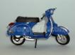 Scooter Vespa azul