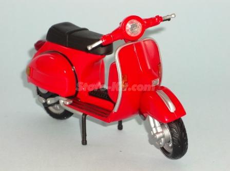 Scooter Vespa vermelha 