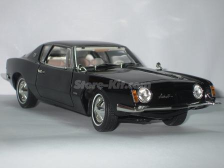 Studebaker Avanti 1963 preto