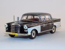 Táxi Mercedes-Benz 200D Cairo 1964