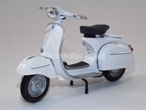 Vespa 125 Grande Turismo 1961 branca