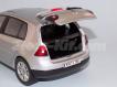 Volkswagen Golf V 4 portas cinza